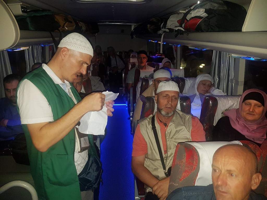 Prve grupe hadžija krenule ka Bosni (Video)