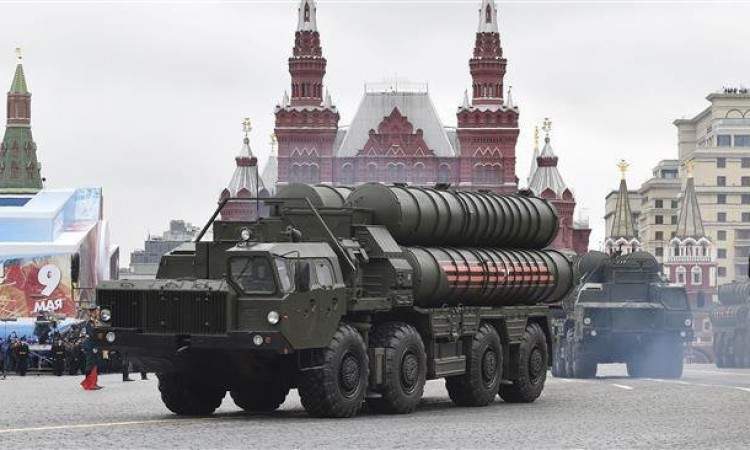 Rusija naoružava Tursku s protuzračnim raketama S-400