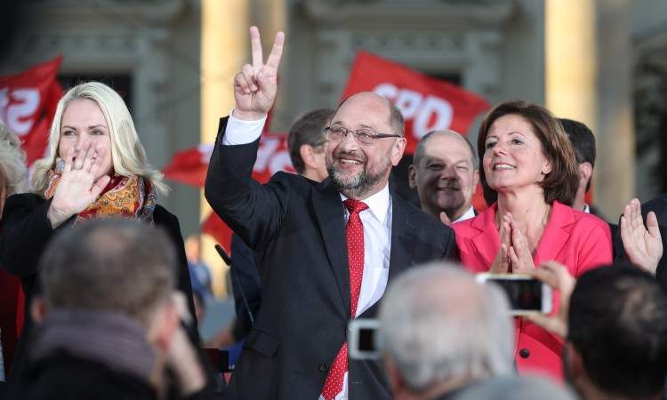 Je li Merkel ugrožena?|Raste podrška za Schulza na društvenim medijima, sljedbenici AfD-a najaktivniji