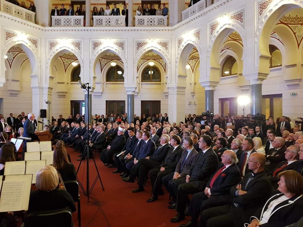 Bakir Izetbegović u Vijećnici: Bošnjaci su vezivno tkivo BiH, iduće godine novi Bošnjački sabor