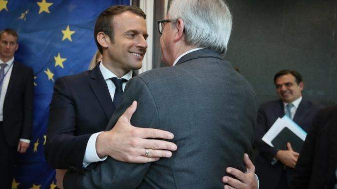 Makron i Junker traže da EU otvori vrata Balkanu do 2025. godine 