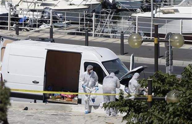 Napadač iz Marseja imao osam identiteta, policija ga pustila prije dva dana!?