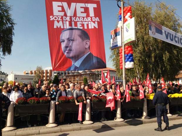 Novopazarci izašli da dočekaju Vučića i Erdogana