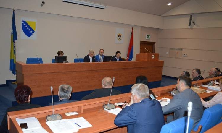 Novi šamar državi: Pročitajte tekst rezolucije o proglašenju vojne neutralnosti RS