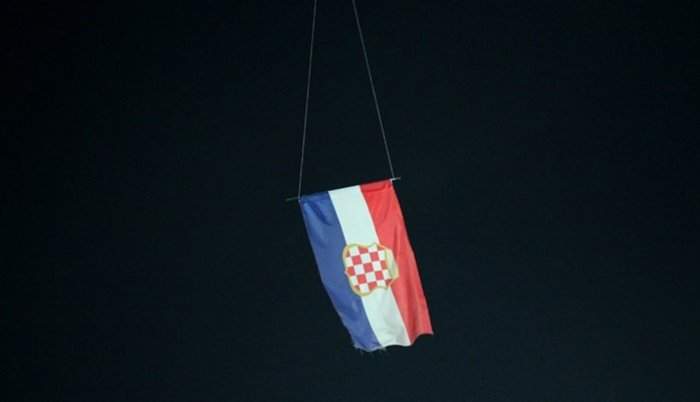 Dron sa zastavom tzv. Herceg-Bosne obilježio utakmicu u Mostaru
