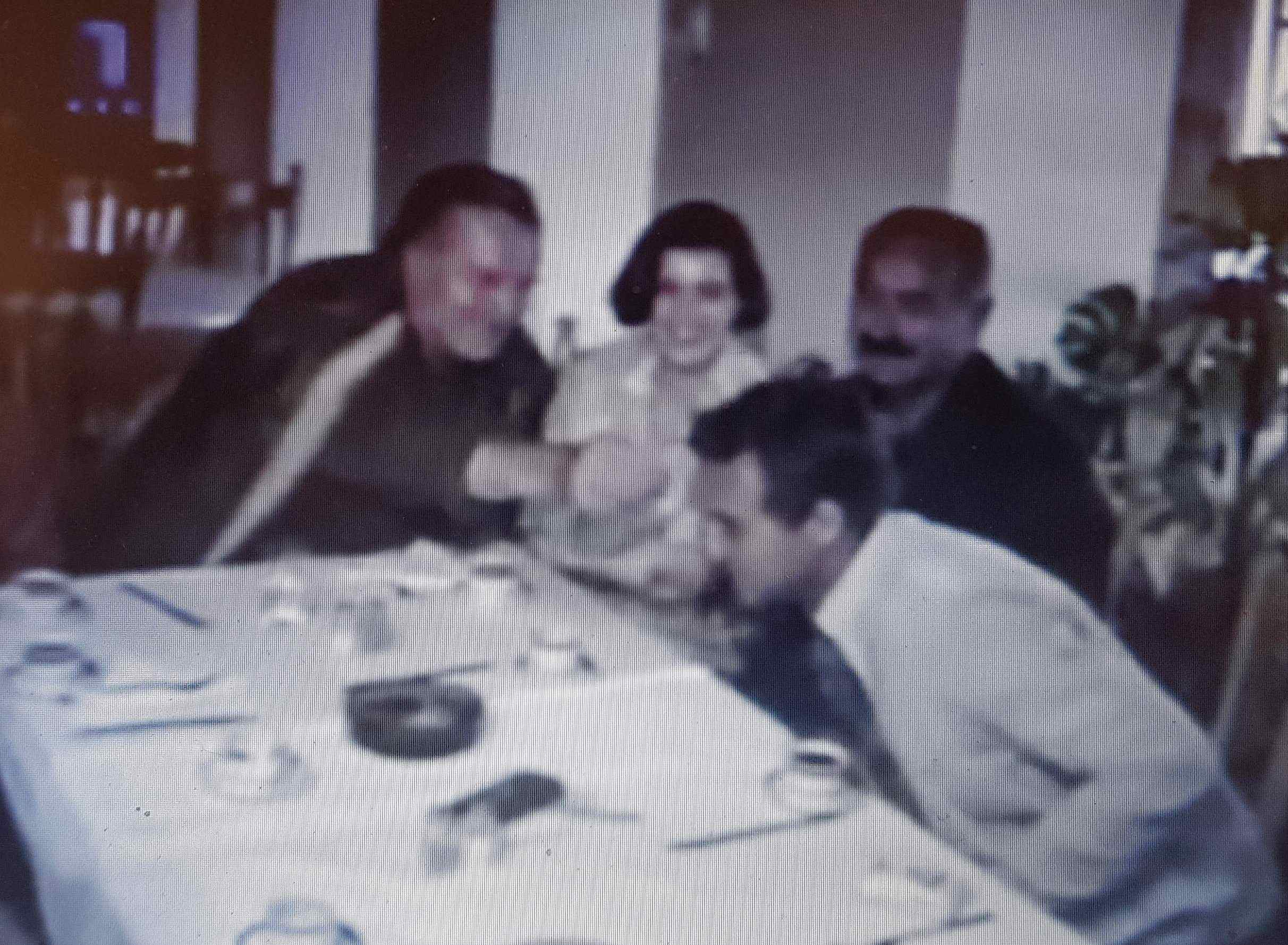 Vjerovao da je "gospodar sudbina": Ratko Mladić krstio zarobljenog Bošnjaka (Video)
