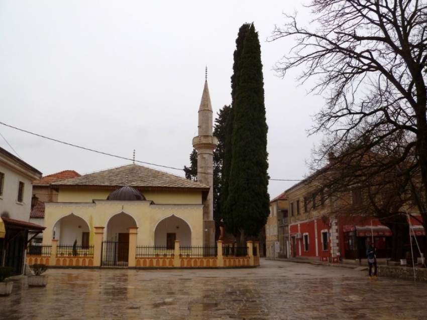 Trebinje: Razbijeno staklo na Osman-pašinoj džamiji 