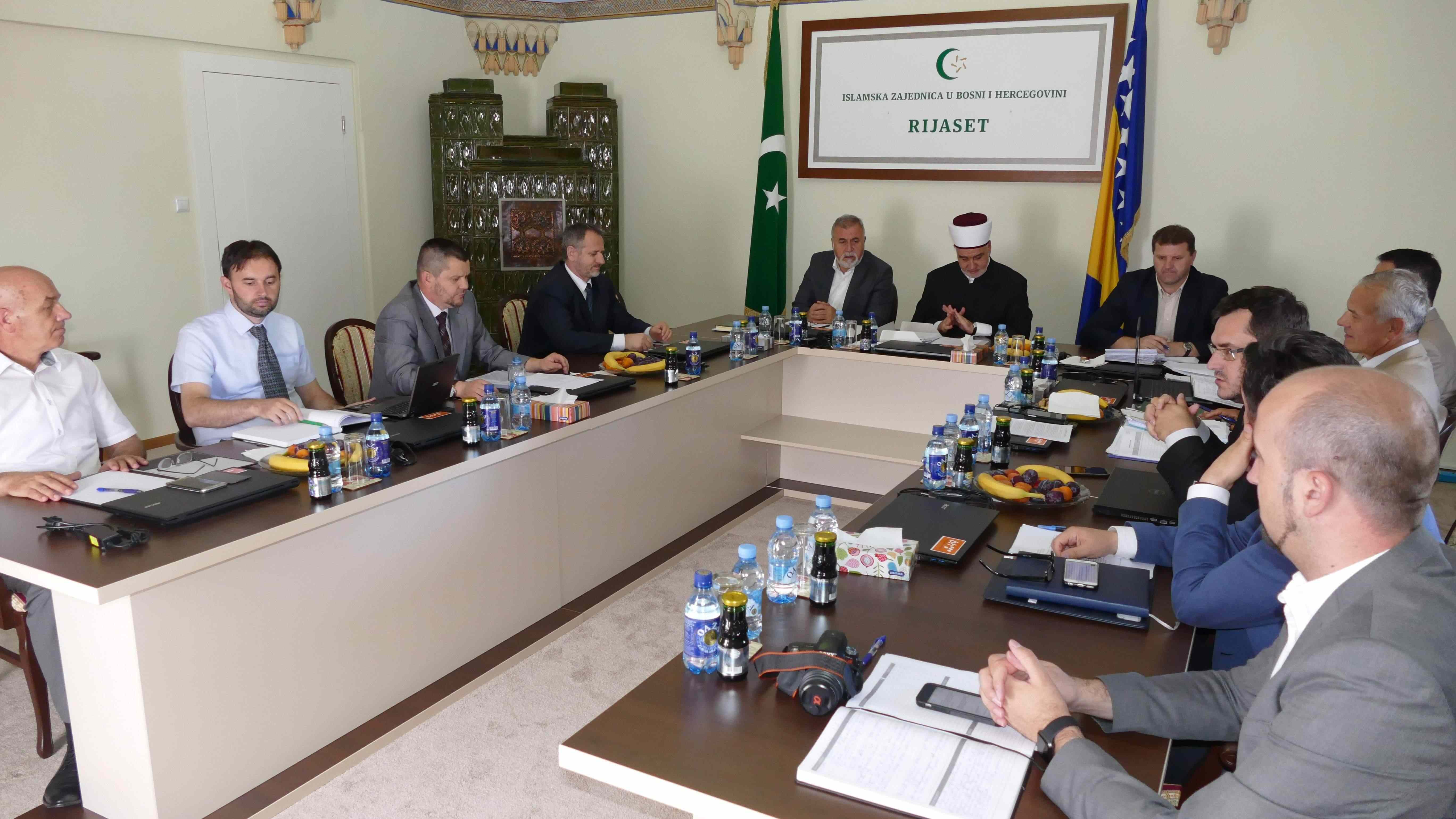 Reis Kavazović insistirao da se kurbani nabavljaju kod povratnika!