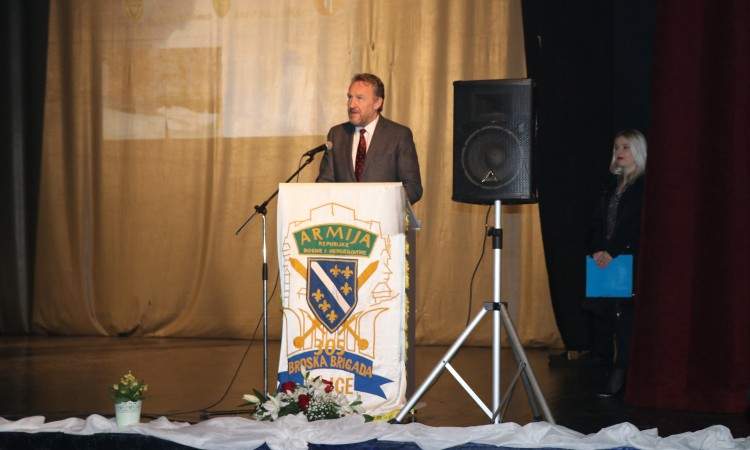 Izetbegović: Bosna je stijena koja se očigledno ne može razbiti