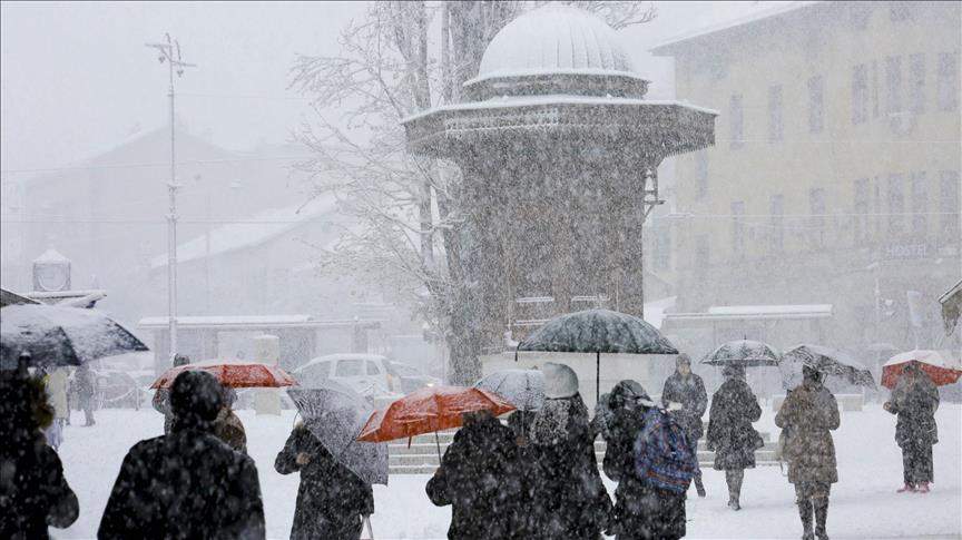 Zastoji, otkazane utakmice: Snijeg izazvao probleme širom BiH