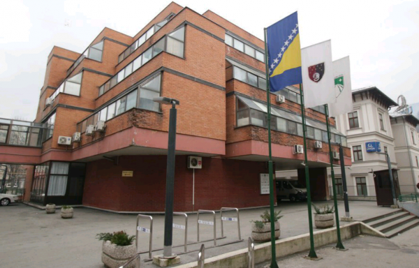 Općina Stari Grad podijelila paketiće učenicima u Konjević-Polju i Novoj Kasabi