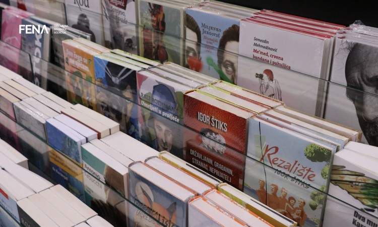 'Buybook' proslavlja 21. rođendan, popusti na poklon (Video)