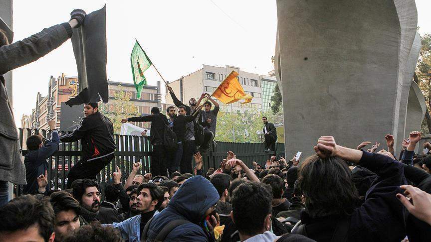 Iran: Tokom protesta uhapšeno najmanje 90 studenata 