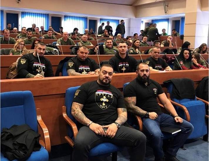 NDP: Ko je dozvolio boravak u Skupštini RS-a samozvanih paravojnika?