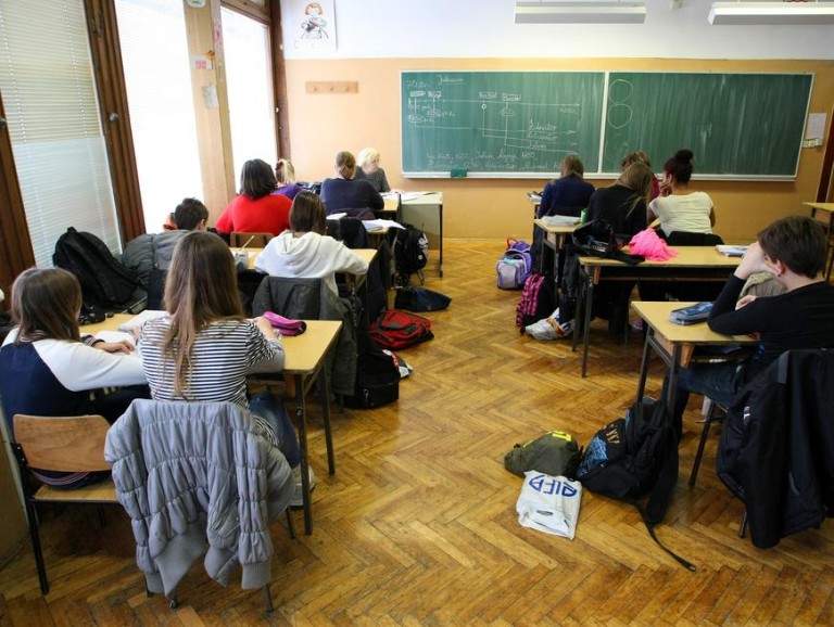 Zbog ukidanja bosanskog jezika |Roditelji bošnjačke djece u Zvorniku najavili radikalne proteste