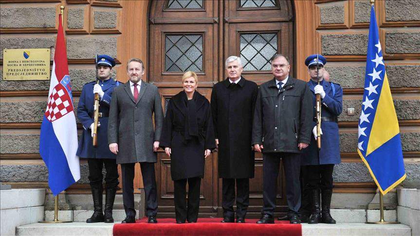 Grabar-Kitarović uz najveće počasti dočekana u Sarajevu