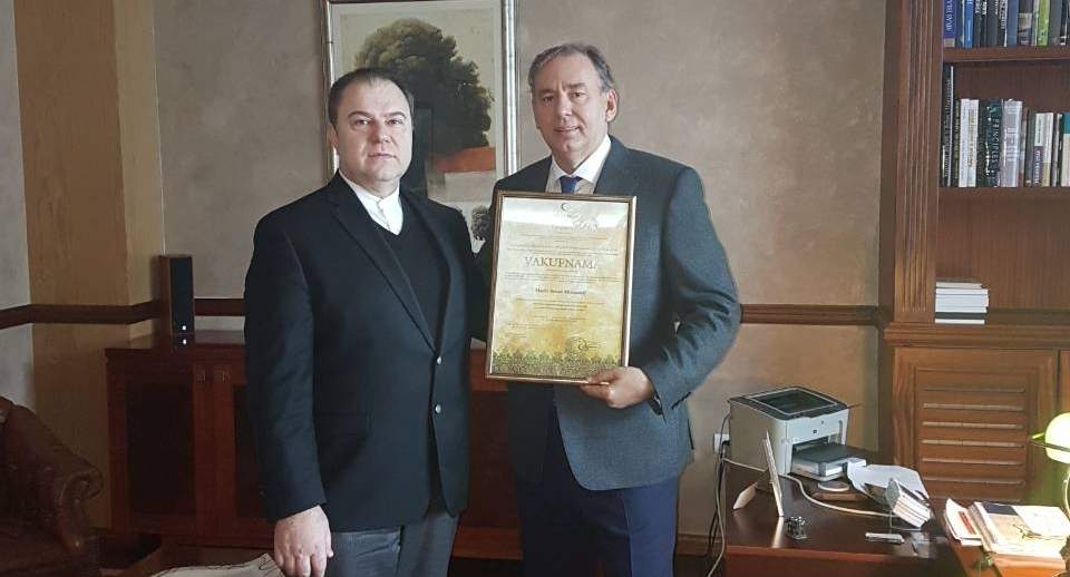 Vakifi | Predsjednik FK Željezničar donirao Gazi Husrev-begovoj medresi 34.000 KM