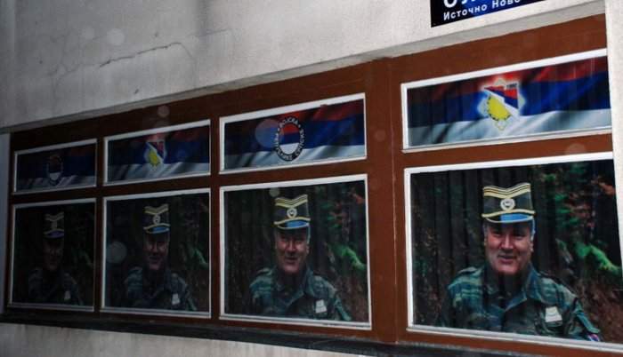 Pojavili se novi plakati s likom zločinca Mladića 