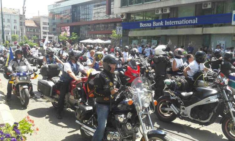 Motoristi iz Sarajeva krenuli ka Potočarima