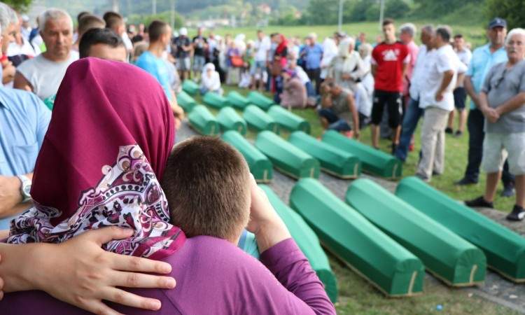 Pamti i opomominji: U Potočarima će smiraj naći duše 71 žrtve bezumne mržnje