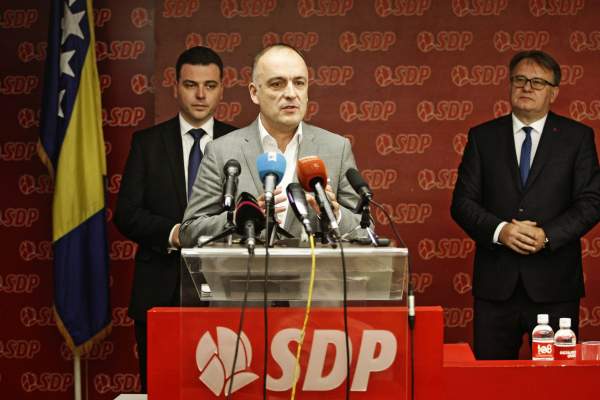 "Moguće je stavljanje Dodika na crnu listu Evropske unije"