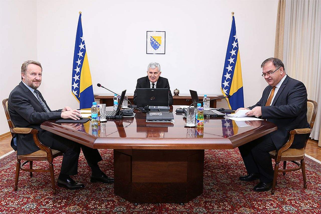 Čović i Ivanić odbili ugovor države s Islamskom zajednicom u BiH