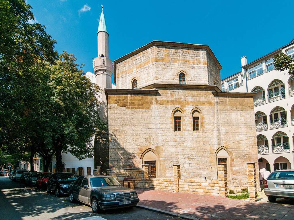 "Bože pravde" i ajeti Kur'ana: Srbija vratila Bajrakli džamiju Islamskoj zajednici