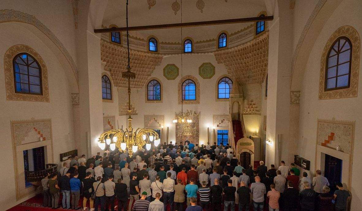 Muslimani obilježavaju Lejletu-l-berat: Noć oprosta, sudbine i želja