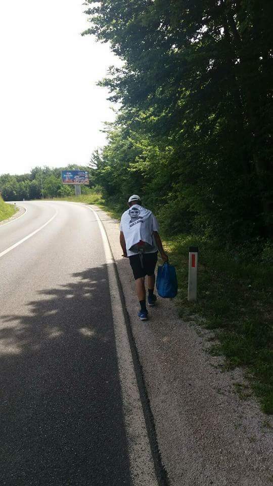 petar3.jpg - Veliki čovjek | Muriz Memić dočekao Petra Blažića, koji pješači za Dženana i Davida