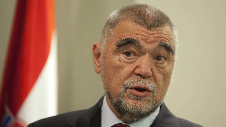 Mesić: Neki još imaju nadu da se Bosna može razbiti, ali to su puste želje