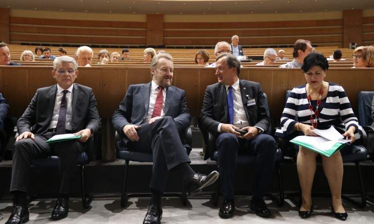 Godišnje u BiH iz dijaspore dođe više od tri milijarde KM 