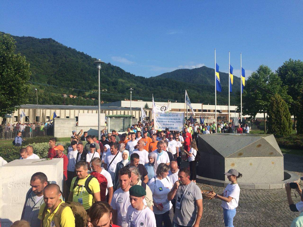 Učesnici Marša mira stigli u Potočare