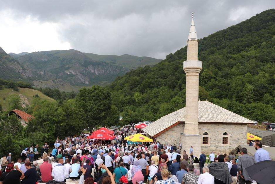 Brojni vjernici na otvorenju džamije u povratničkom mjestu Pridvorica kod Gacka