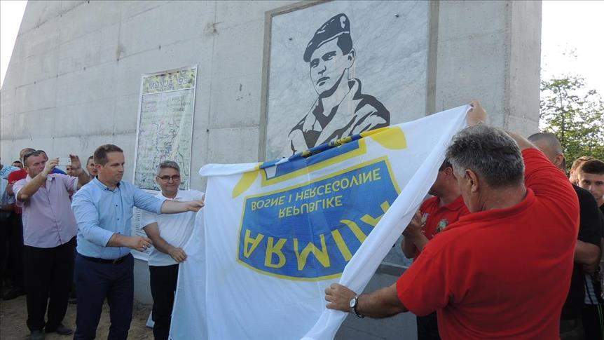Bužim: Svečano otkriveno spomen-obilježje Ponosa i pobjede Armije BiH 