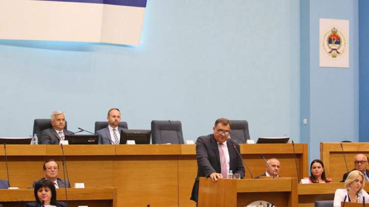 Negiranje genocida | NS RS odbacio Izvještaj Komisije o Srebrenici