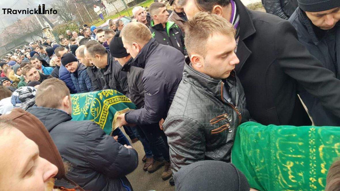 Dzenaza_Novi_Travnik_Foto_travnicki_info1.jpg - Suze, bol i tuga: Stotine građana oprostilo se od tragično stradale majke i kćerke