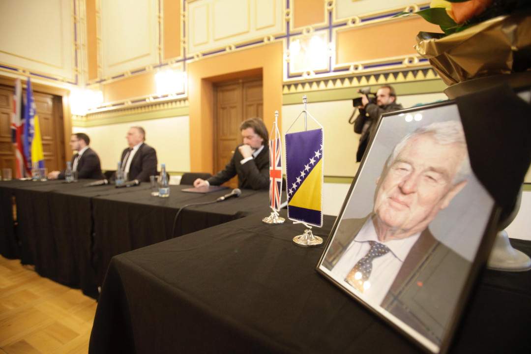 Sarajevska počast Ashdownu u Vijećnici rijedak je događaj u dobu populističkog nacionalizma u svijetu!